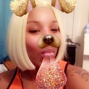 Meet your Posher, Adrielle